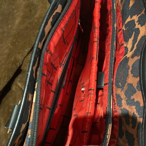 Leopard Print Tracker Laptop Bag - Picture 4 of 6